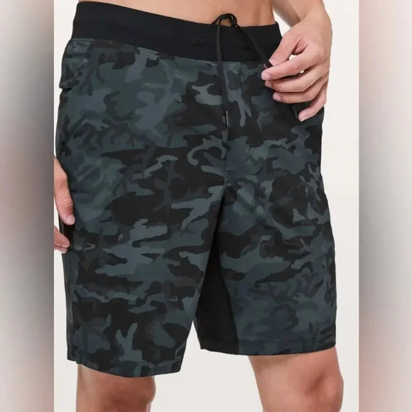 Lululemon T.H.E Short Incognito Camo Blue Size Medium - Picture 2 of 7